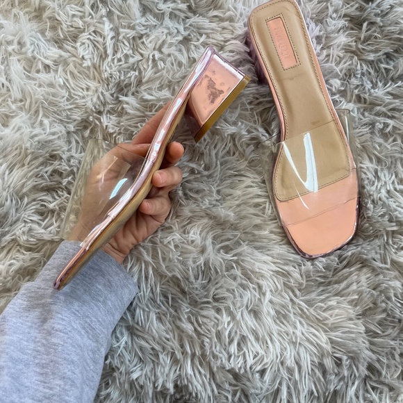 Metallic pink shoes - Picture 1 of 3